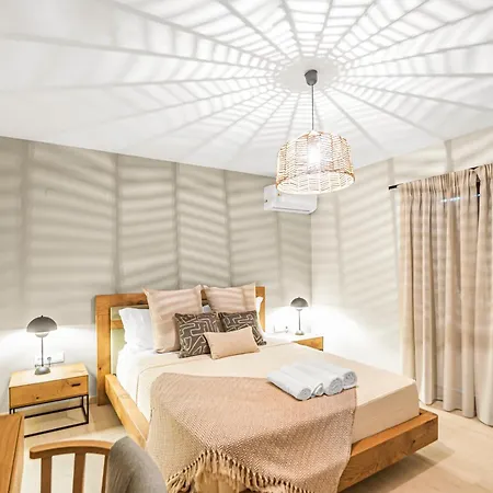 Stone & Sea * Nydri (Lefkada)