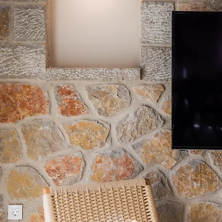 Stone & Sea Villa *