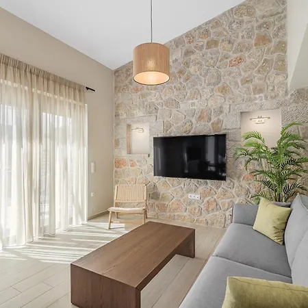 Stone & Sea Villa Nidrí
